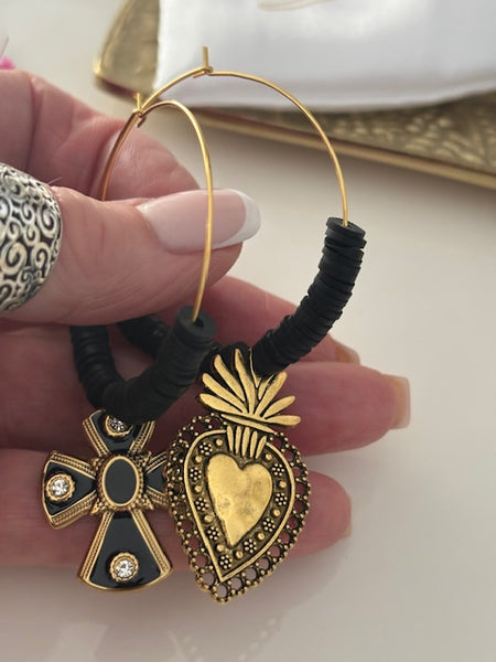 Boucles d'oreilles créoles ex voto, créoles asymétriques, boucles d'oreilles religieuses, breloque médaille coeur sacré et croix