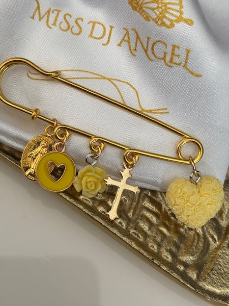 Broche ex voto, broche médaille religieuse, broche épingle porte bonheur, croix et vierge miraculeuse fait main avec amour.