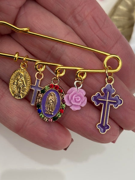Broche ex voto, broche croix médaille religieuse, cadeau pour maman croix, cadeau pour femme croix, breloque croix violet