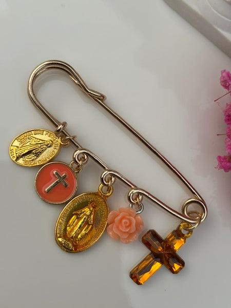 Broche ex voto, broche médaille religieuse, broche épingle porte bonheur, croix et vierge miraculeuse fait main,