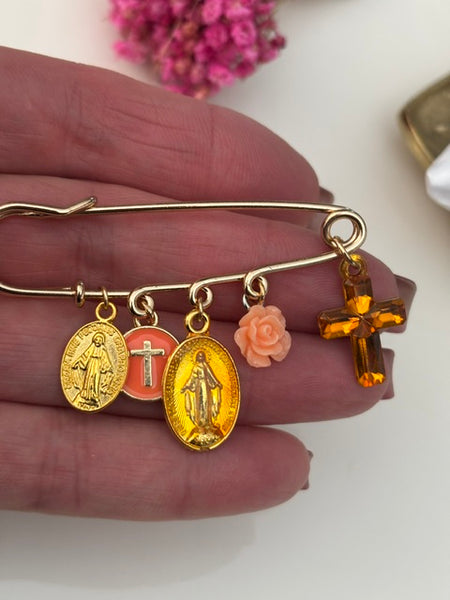 Broche ex voto, broche médaille religieuse, broche épingle porte bonheur, croix et vierge miraculeuse fait main,