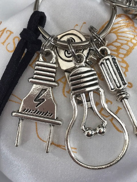 Porte-clés électricien, cadeau pour homme électricien, breloque ampoule électricité, porte clé artisan métier personnalisé, pendentif mètre