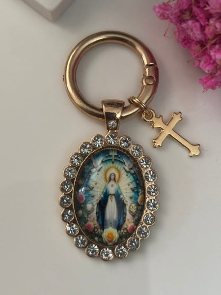Porte-clés vierge Marie et croix dorée, charms médaille religieuse, cadeau pour femme strass, Breloque Notre Dame et croix