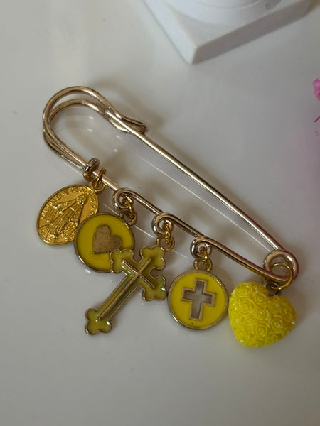 Broche ex voto, broche médaille religieuse, broche épingle porte bonheur, croix et vierge miraculeuse fait main,