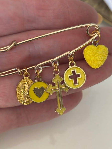 Broche ex voto, broche médaille religieuse, broche épingle porte bonheur, croix et vierge miraculeuse fait main,