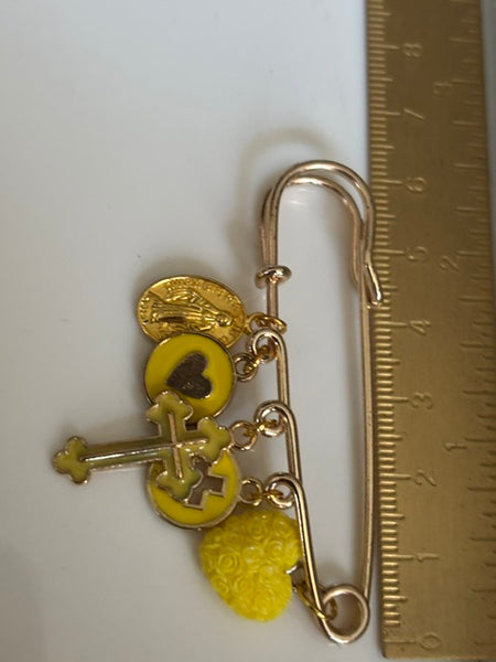 Broche ex voto, broche médaille religieuse, broche épingle porte bonheur, croix et vierge miraculeuse fait main,