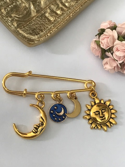 Broche lune et soleil, cadeau pour maman soleil, cadeau femme lune, breloque lune et soleil, pendentif soleil doré