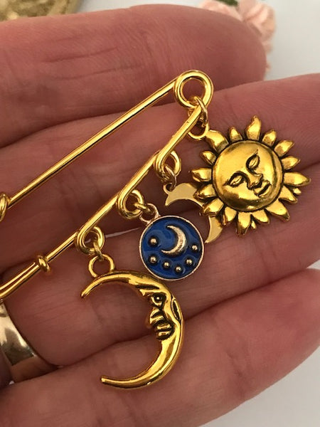 Broche lune et soleil, cadeau pour maman soleil, cadeau femme lune, breloque lune et soleil, pendentif soleil doré