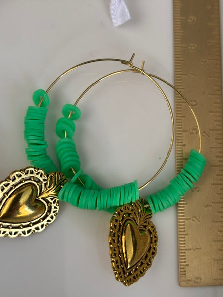 Boucles d'oreilles créoles ex voto, boucles d'oreilles religieuses, breloque coeur sacré, couleur "Menthe" boucles pendentif coeur doré