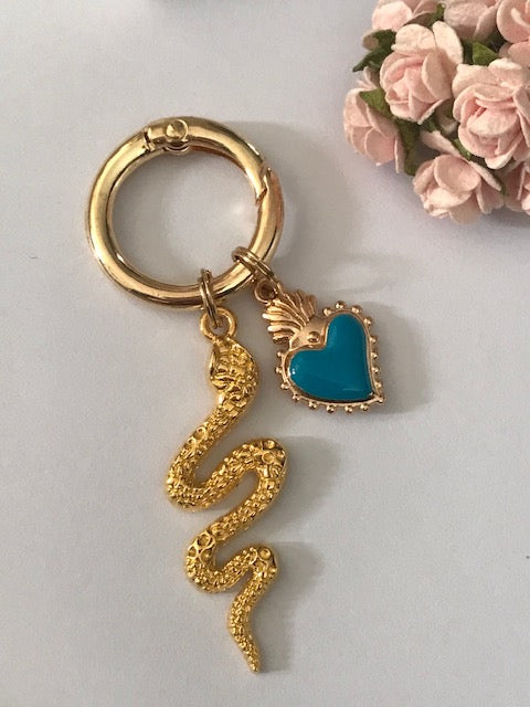 Charms serpent doré, charms pour sac coeur et serpent, cadeau pour femme charms coeur sacré, coeur bleu et serpent pendentifs,