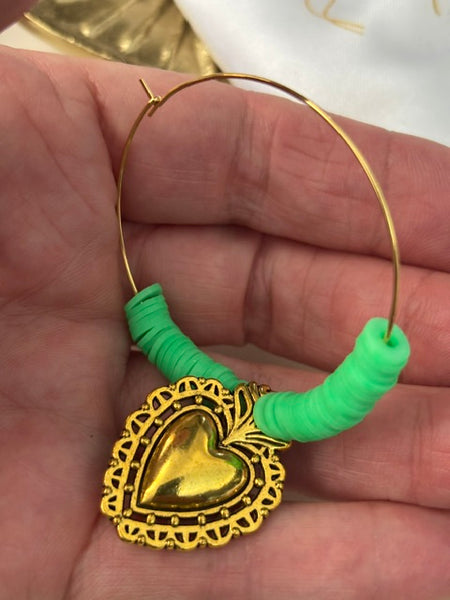 Boucles d'oreilles créoles ex voto, boucles d'oreilles religieuses, breloque coeur sacré, couleur "Menthe" boucles pendentif coeur doré