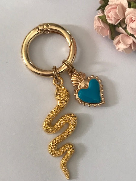 Charms serpent doré, charms pour sac coeur et serpent, cadeau pour femme charms coeur sacré, coeur bleu et serpent pendentifs,