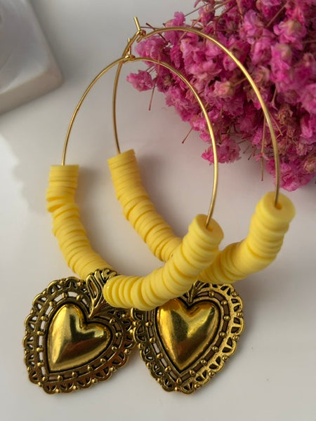 Boucles d'oreilles créoles ex voto, boucles d'oreilles religieuses, breloque coeur sacré, couleur "Citron" boucles pendentif coeur doré