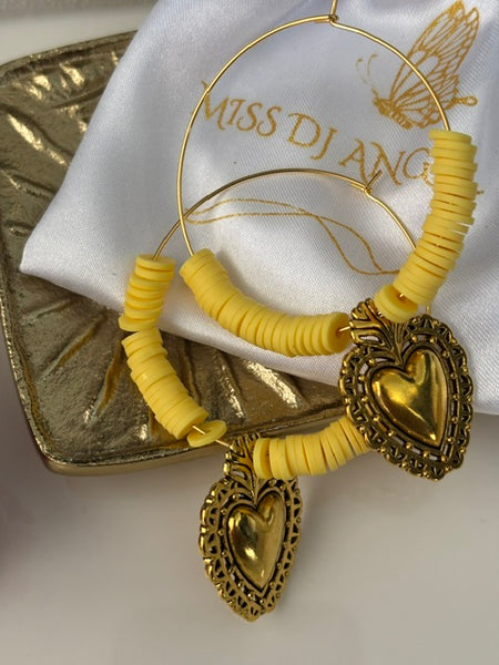 Boucles d'oreilles créoles ex voto, boucles d'oreilles religieuses, breloque coeur sacré, couleur "Citron" boucles pendentif coeur doré
