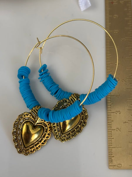 Boucles d'oreilles créoles ex voto, boucles d'oreilles religieuses, breloque coeur sacré,    couleur "curaçao"boucles pendentif coeur doré