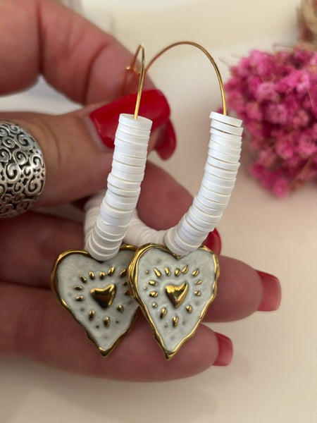 Boucles d'oreilles créoles ex voto,  boucles d'oreilles religieuses, breloque médaille coeur sacré cérémonie, boucles d'oreilles coeur blanc