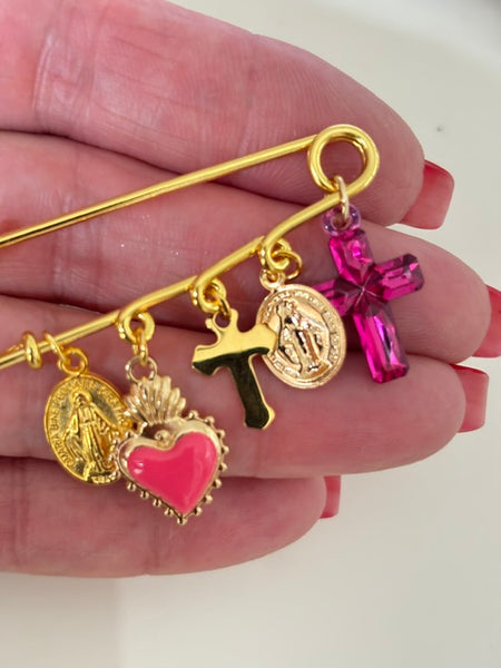 Broche ex voto, broche croix médaille religieuse, cadeau pour maman croix, cadeau pour femme croix, breloque croix fuchsia