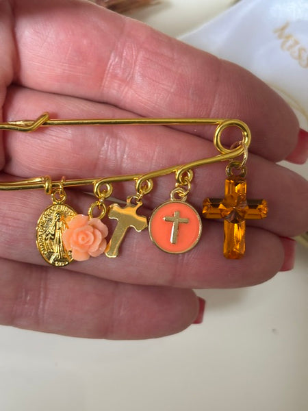 Broche ex voto, broche médaille religieuse, broche épingle porte bonheur, croix et vierge miraculeuse fait main,