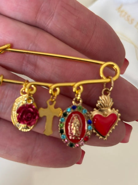 Broche ex voto, broche médaille religieuse, broche épingle porte bonheur, vierge miraculeuse fait main avec amour.