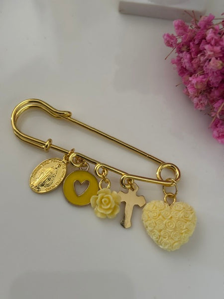 Broche ex voto, broche médaille religieuse, broche épingle porte bonheur, croix et vierge miraculeuse fait main avec amour.